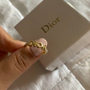 Dior Ring size 7. Comes w/ box. (Non-Authentic)